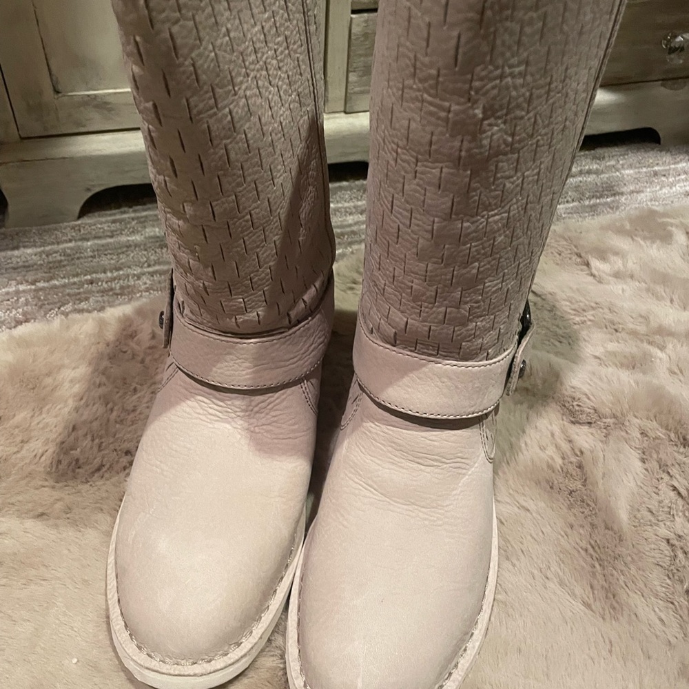 Brand new size 7.5 Authentic UGG boots
